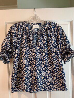 Hyacinth House Floral Blouse – Size Small – Blue & White – Puff Sleeve – EUC